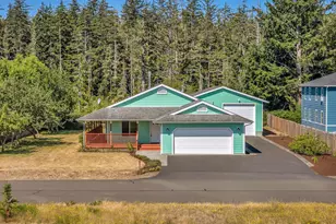1451 SW Alder Ave, Warrenton, OR 97146 - Photo 1