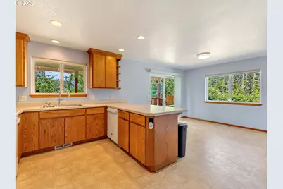 1451 SW Alder Ave, Warrenton, OR 97146 - Photo 9