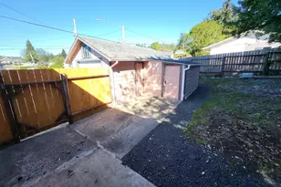 692 N Elliott St, Coquille, OR 97423 - Photo 27