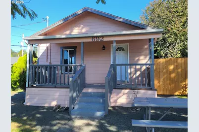 692 N Elliott St, Coquille, OR 97423 - Photo 1