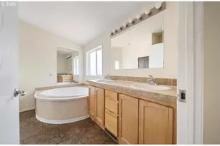 4802 SE 133rd Dr, Portland, OR 97236 - Photo 15