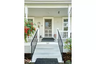 345 E 1st St, Yamhill, OR 97148 - Photo 3