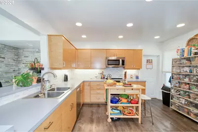 345 E First St, Yamhill, OR 97148 - Photo 15