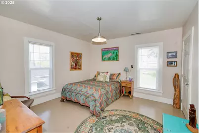 345 E First St, Yamhill, OR 97148 - Photo 29