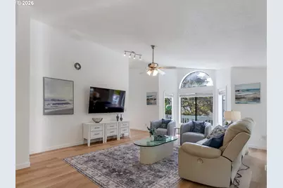 8411 SE Clatsop Ct, Portland, OR 97266 - Photo 9