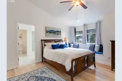 8411 SE Clatsop Ct, Portland, OR 97266 - Photo 3