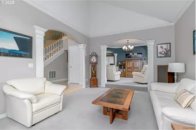 14732 SE Duke St, Portland, OR 97236 - Photo 9