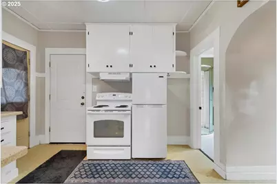 205 N 3rd St, Jefferson, OR 97352 - Photo 9