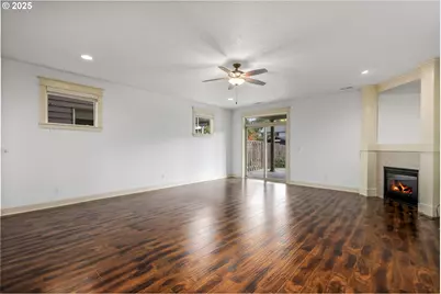 8826 SW Spruce St, Portland, OR 97223 - Photo 7