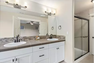 8826 SW Spruce St, Portland, OR 97223 - Photo 15