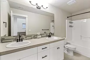 8826 SW Spruce St, Portland, OR 97223 - Photo 19