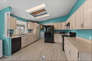 18225 S Silverwood Dr, Oregon City, OR 97045 - Photo 11