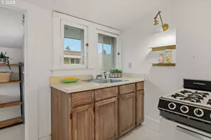 4405 SE Alder St, Portland, OR 97215 - Photo 27