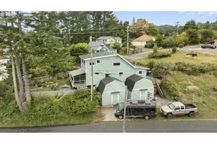 741 Pacific Ave, Brookings, OR 97415 - Photo 39
