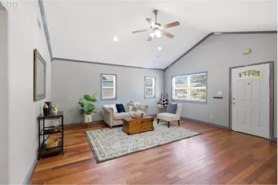 911 T St, Vancouver, WA 98661 - Photo 5