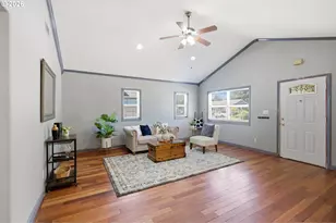 911 T St, Vancouver, WA 98661 - Photo 5