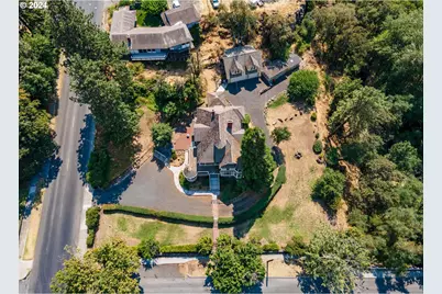 608 W 6th St, The Dalles, OR 97058 - Photo 3