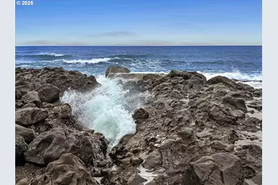 327 Lemwick Ln, Yachats, OR 97498 - Photo 39