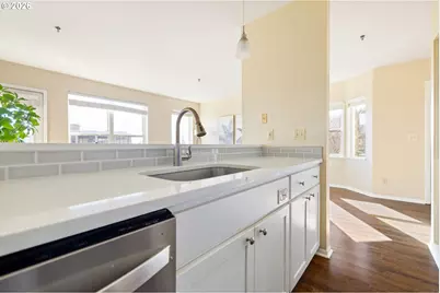 310 NW Uptown Ter #2B, Portland, OR 97210 - Photo 13