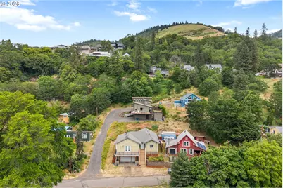 526 W Lincoln St, Bingen, WA 98605 - Photo 31