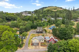 526 W Lincoln St, Bingen, WA 98605 - Photo 31