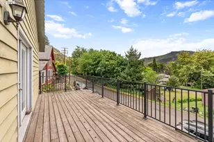 526 W Lincoln St, Bingen, WA 98605 - Photo 17