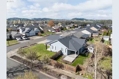 6023 Mondavi Ln, Eugene, OR 97402 - Photo 9