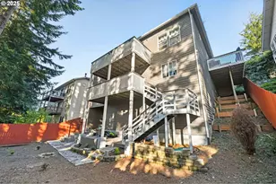 723 N 8th Loop, Coos Bay, OR 97420 - Photo 9