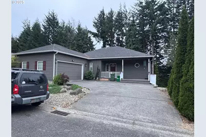 723 N 8th Loop, Coos Bay, OR 97420 - Photo 1