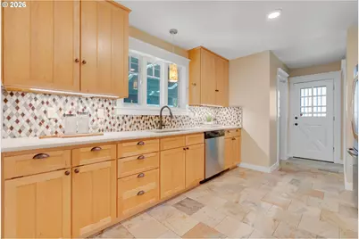 7335 SW 68th Ave, Portland, OR 97223 - Photo 9