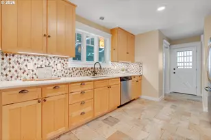 7335 SW 68th Ave, Portland, OR 97223 - Photo 9