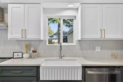 14515 SE Wild Rose Ln, Milwaukie, OR 97267 - Photo 11