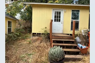 1932 NE Commercial Ave, Roseburg, OR 97470 - Photo 11