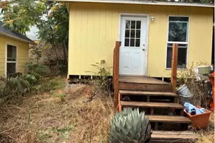 1932 NE Commercial Ave, Roseburg, OR 97470 - Photo 11