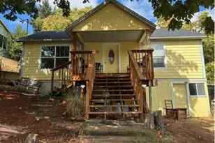 1932 NE Commercial Ave, Roseburg, OR 97470 - Photo 1