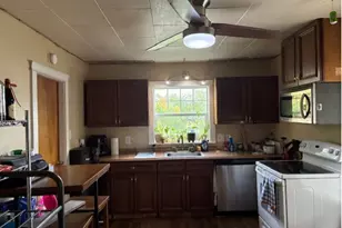 1932 NE Commercial Ave, Roseburg, OR 97470 - Photo 7