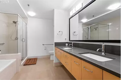 1221 SW 10th Ave #1412, Portland, OR 97205 - Photo 15