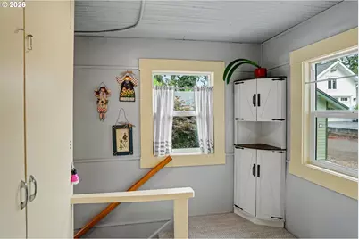 824 Chadwick St, Silverton, OR 97381 - Photo 15