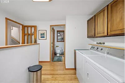 1867 Fircrest Dr, Eugene, OR 97403 - Photo 33