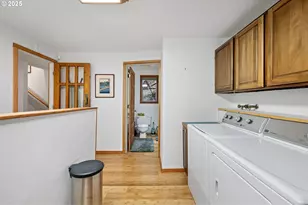 1867 Fircrest Dr, Eugene, OR 97403 - Photo 33