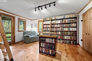 1867 Fircrest Dr, Eugene, OR 97403 - Photo 29