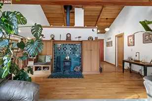 1867 Fircrest Dr, Eugene, OR 97403 - Photo 11