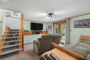 1867 Fircrest Dr, Eugene, OR 97403 - Photo 35