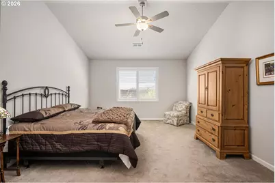 390 S 8th St, Carlton, OR 97111 - Photo 15