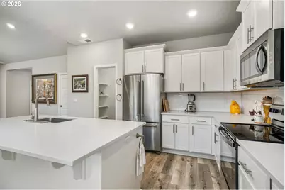 390 S 8th St, Carlton, OR 97111 - Photo 11