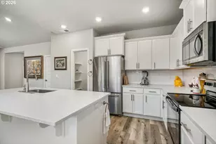 390 S 8th St, Carlton, OR 97111 - Photo 11