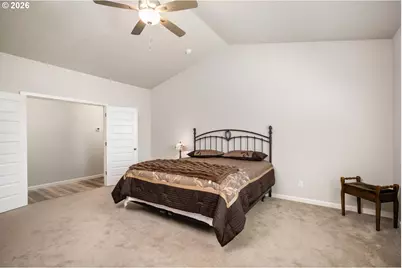 390 S 8th St, Carlton, OR 97111 - Photo 17