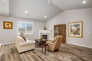 390 S 8th St, Carlton, OR 97111 - Photo 11