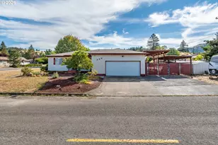 225 SE Stevenson Ave, Myrtle Creek, OR 97457 - Photo 43