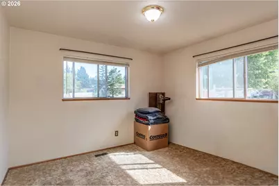 225 SE Stevenson Ave, Myrtle Creek, OR 97457 - Photo 25